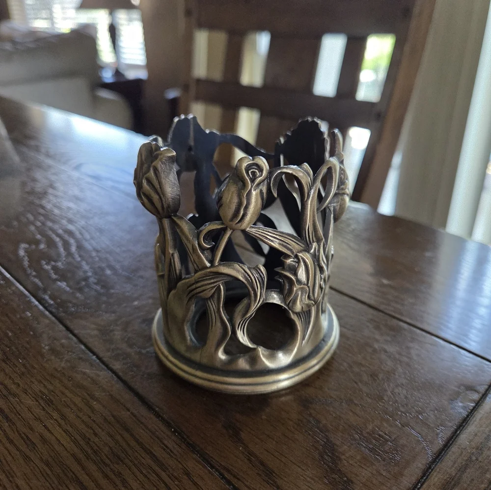 Tulip Candle Holder Matte Silver From Royal Limited